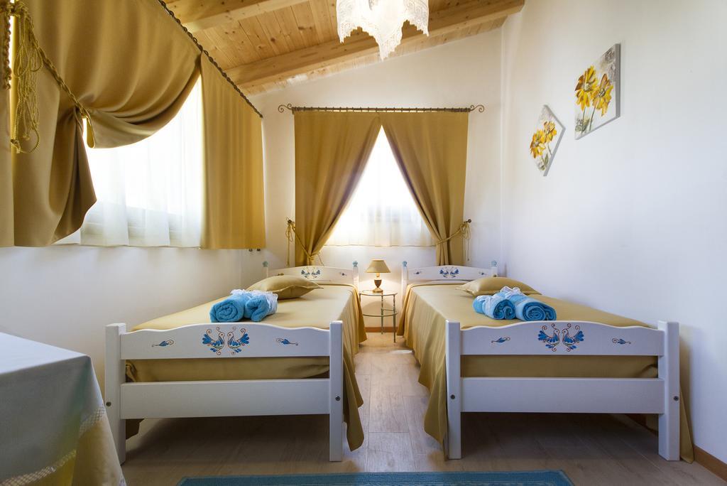 Sa Mariposa Bed and Breakfast Ittiri Εξωτερικό φωτογραφία