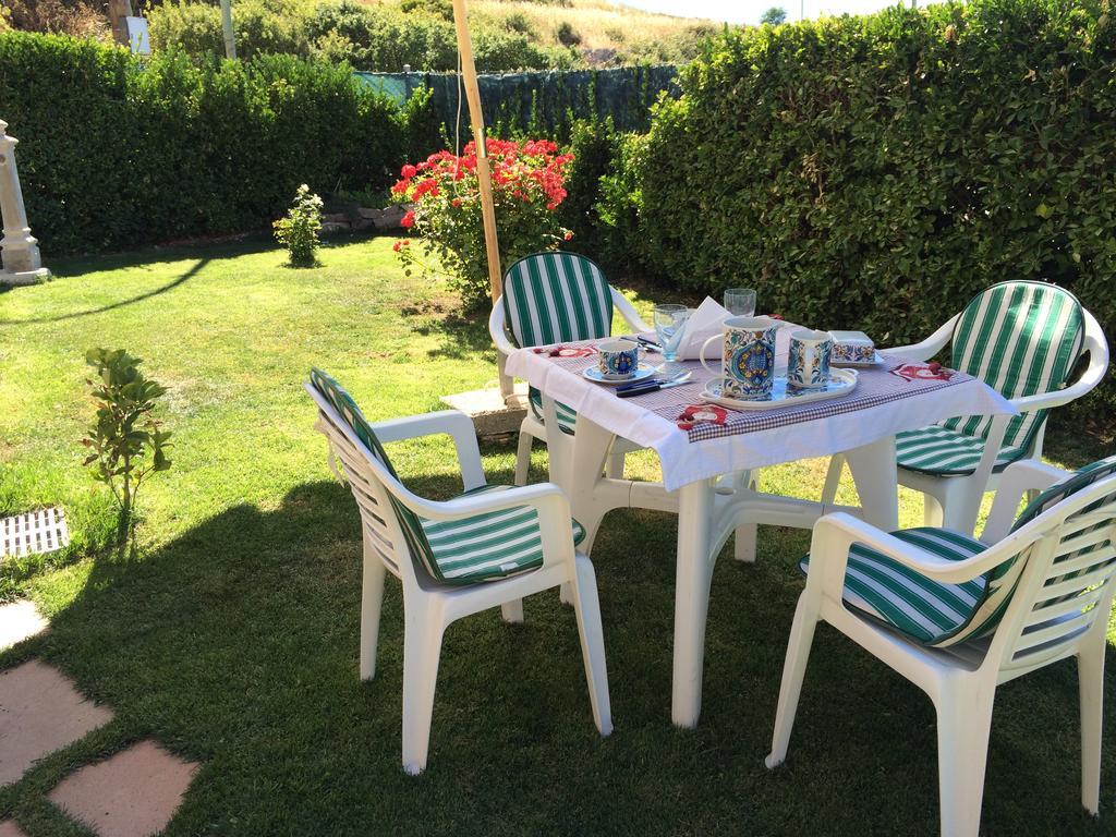 Sa Mariposa Bed and Breakfast Ittiri Εξωτερικό φωτογραφία