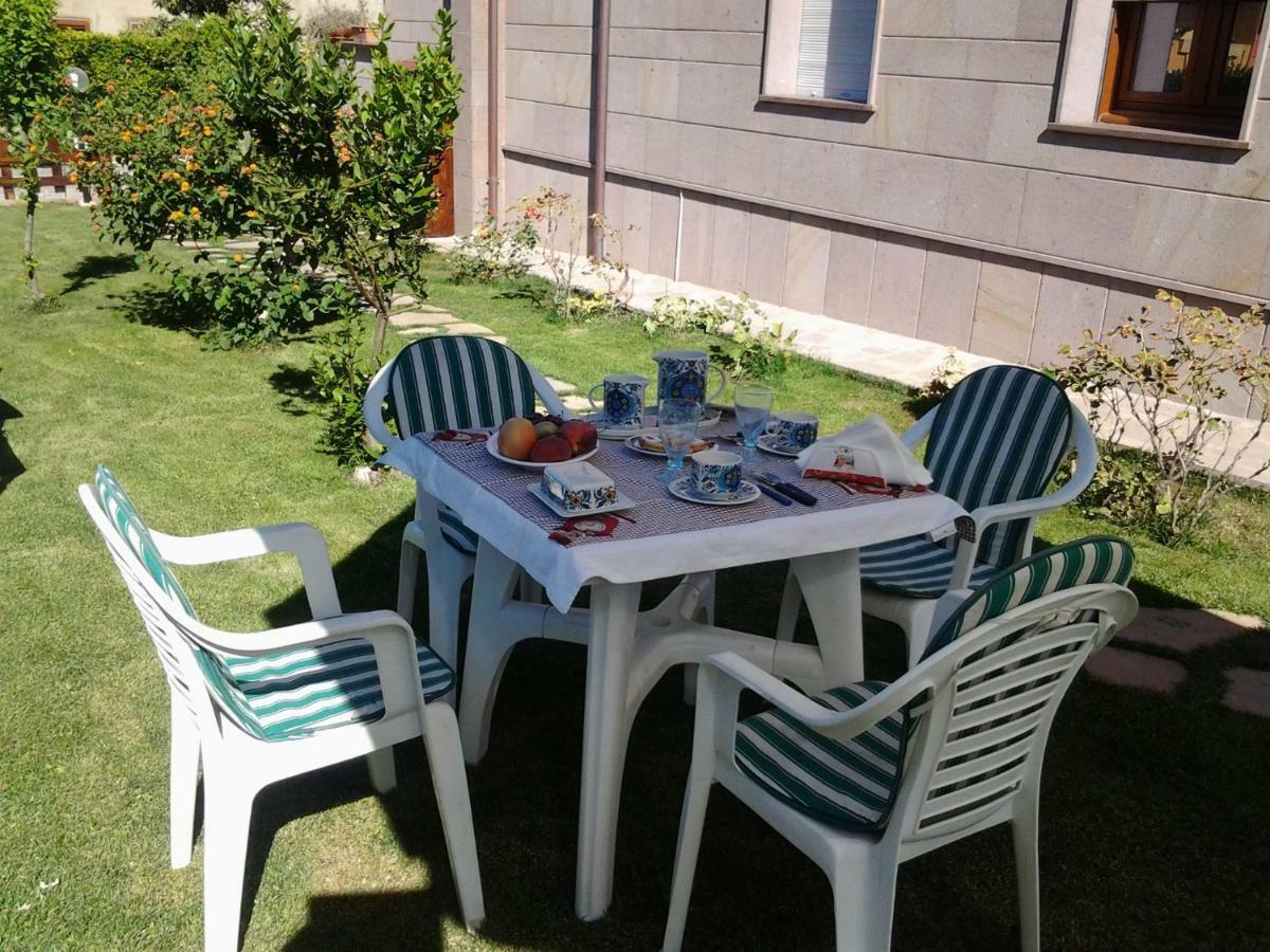 Sa Mariposa Bed and Breakfast Ittiri Εξωτερικό φωτογραφία